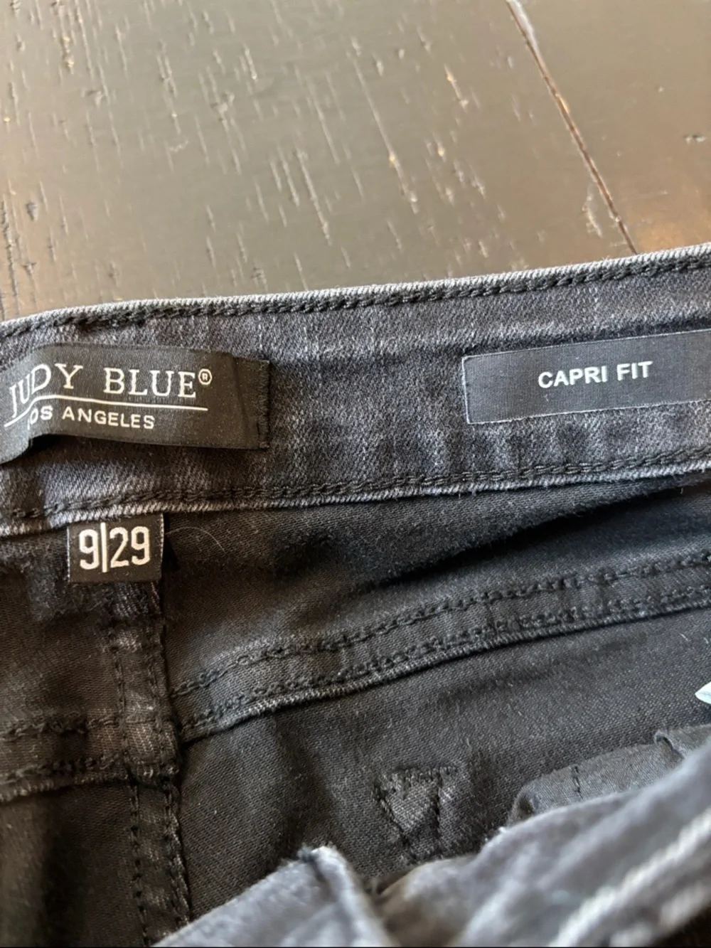 Judy Blue Black Straight-Leg Capri Fit Stretch Jeans 9 29
